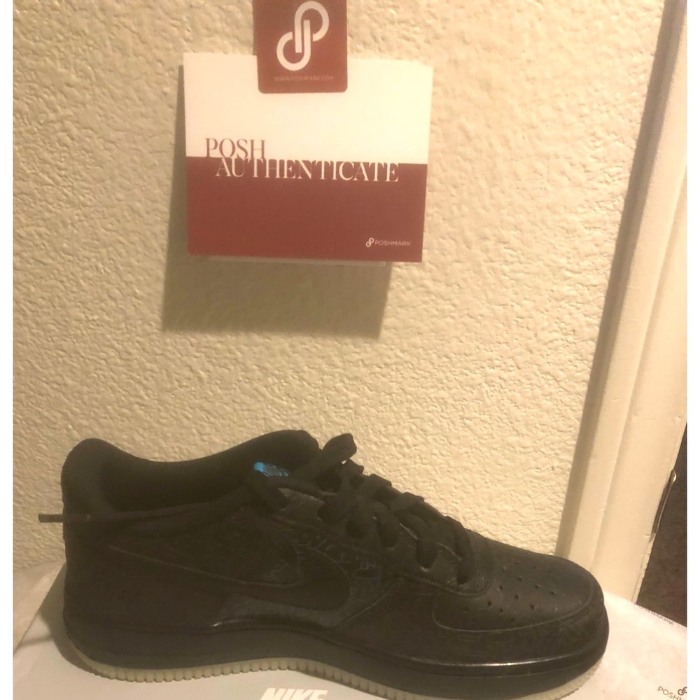 🔥NEW IN BOX NIKE AIR FORCE ONES. SIZE 6 WOMEN/4.5 Youth. GORGEOUS